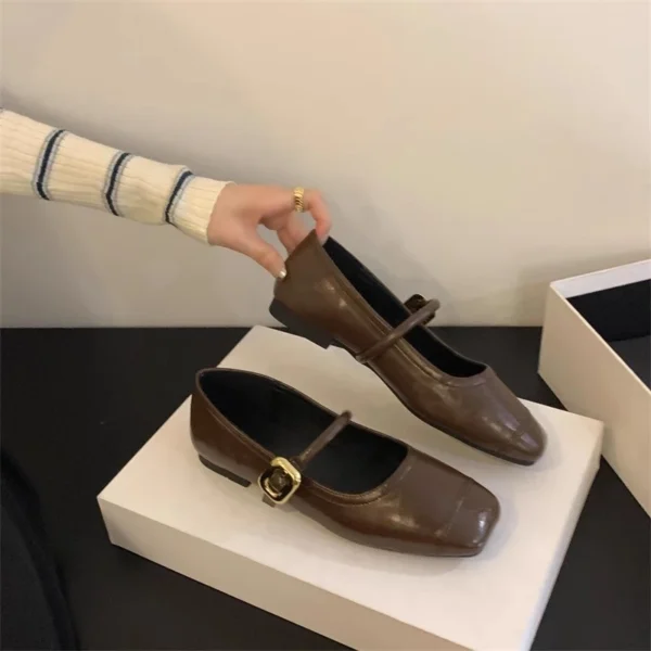 cn-11134207-7r98o-lvzi8748z31f48.webp Square Toe Mary Jane Flats