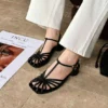 cn-11134207-820l4-modtlc8xct8pab.webp Retro Round-Toe Woven Chunky Heels