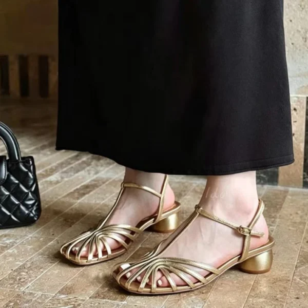 cn-11134207-820l4-modtntdy5a1716.webp Retro Round-Toe Woven Chunky Heels