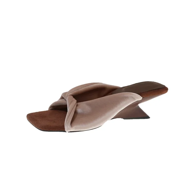 cn-11134207-820l4-mpgbktqsnrpc3f.webp Velvet Pleated Chunky Heels