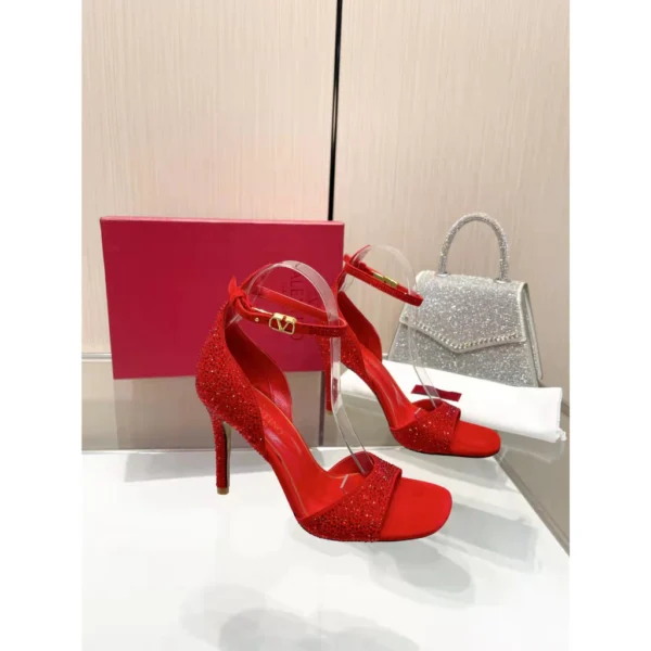 my-11134207-7qul8-lfh2aopwp3cq23.webp Women VV MODERN 9.5cm Heels